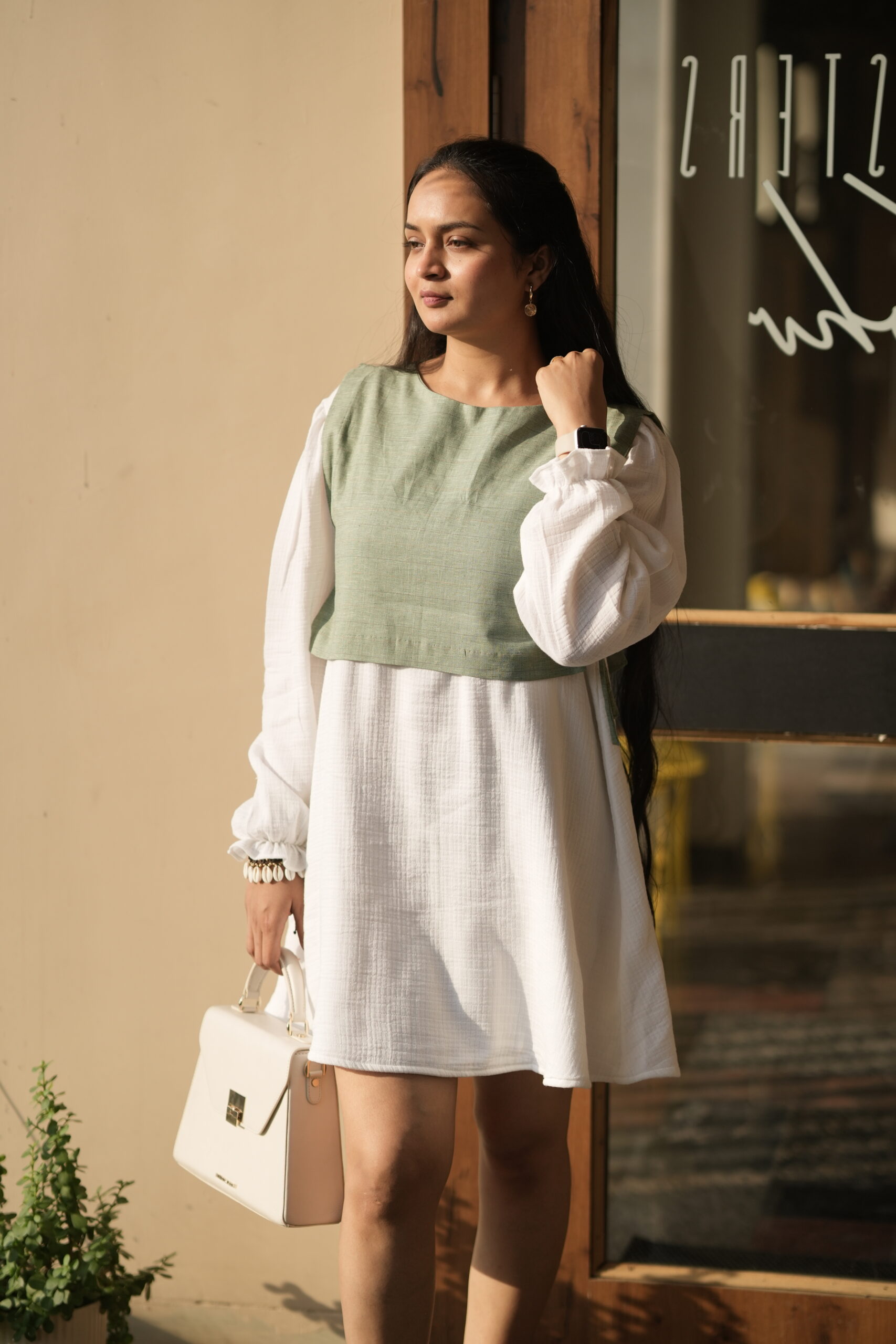 White Waves with Waistcoat - Image 5