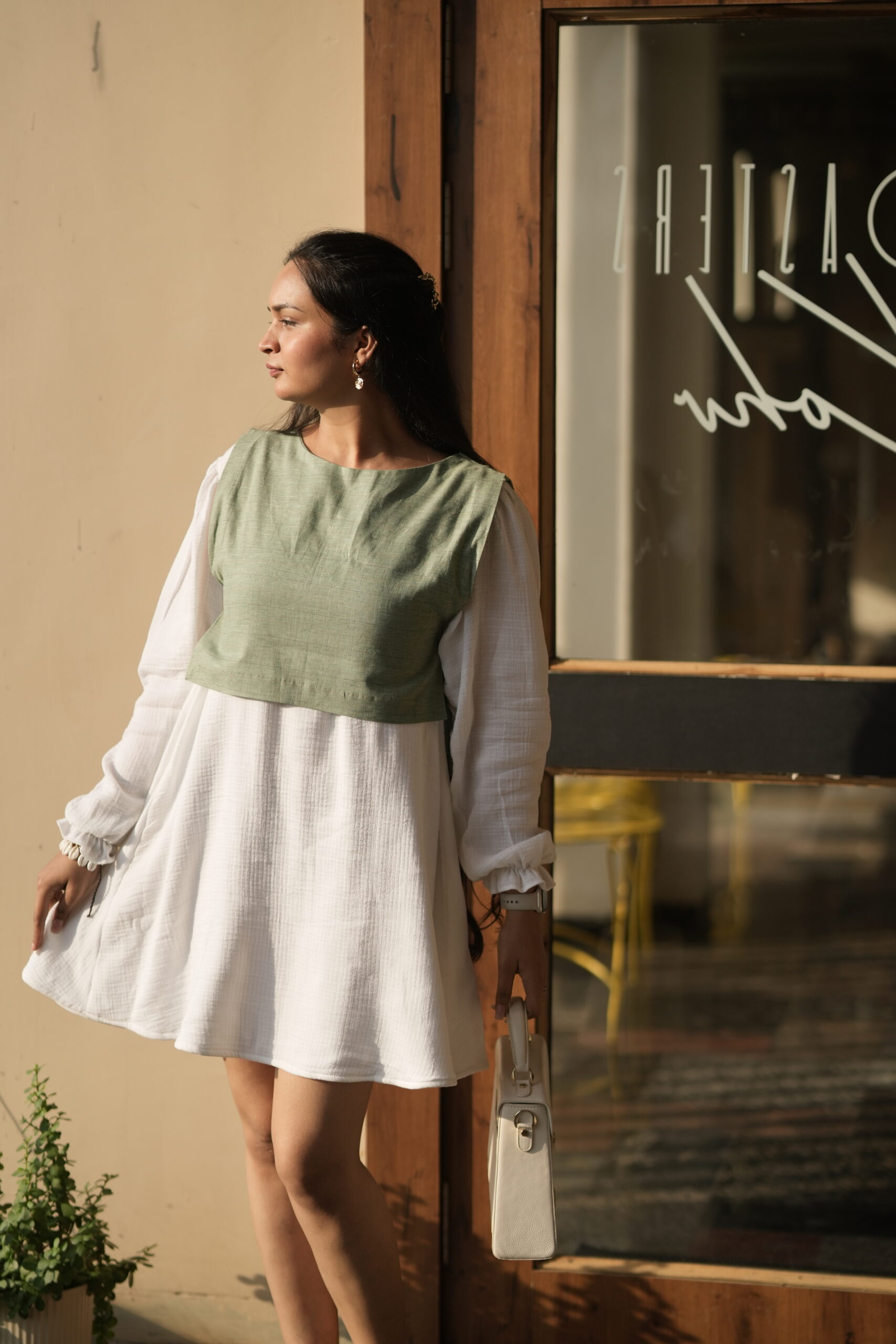 White Waves with Waistcoat - Image 3